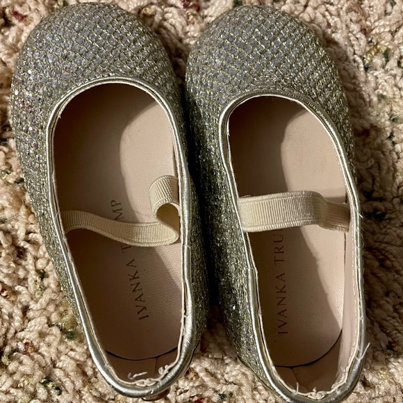 Gold toddler ballet flats size 4 (Ivanka Trump) - Picture 1 of 4